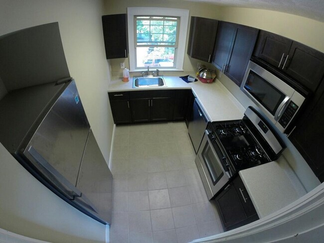 Foto del interior - 6 Riverside Drive, Binghamton NY-available...