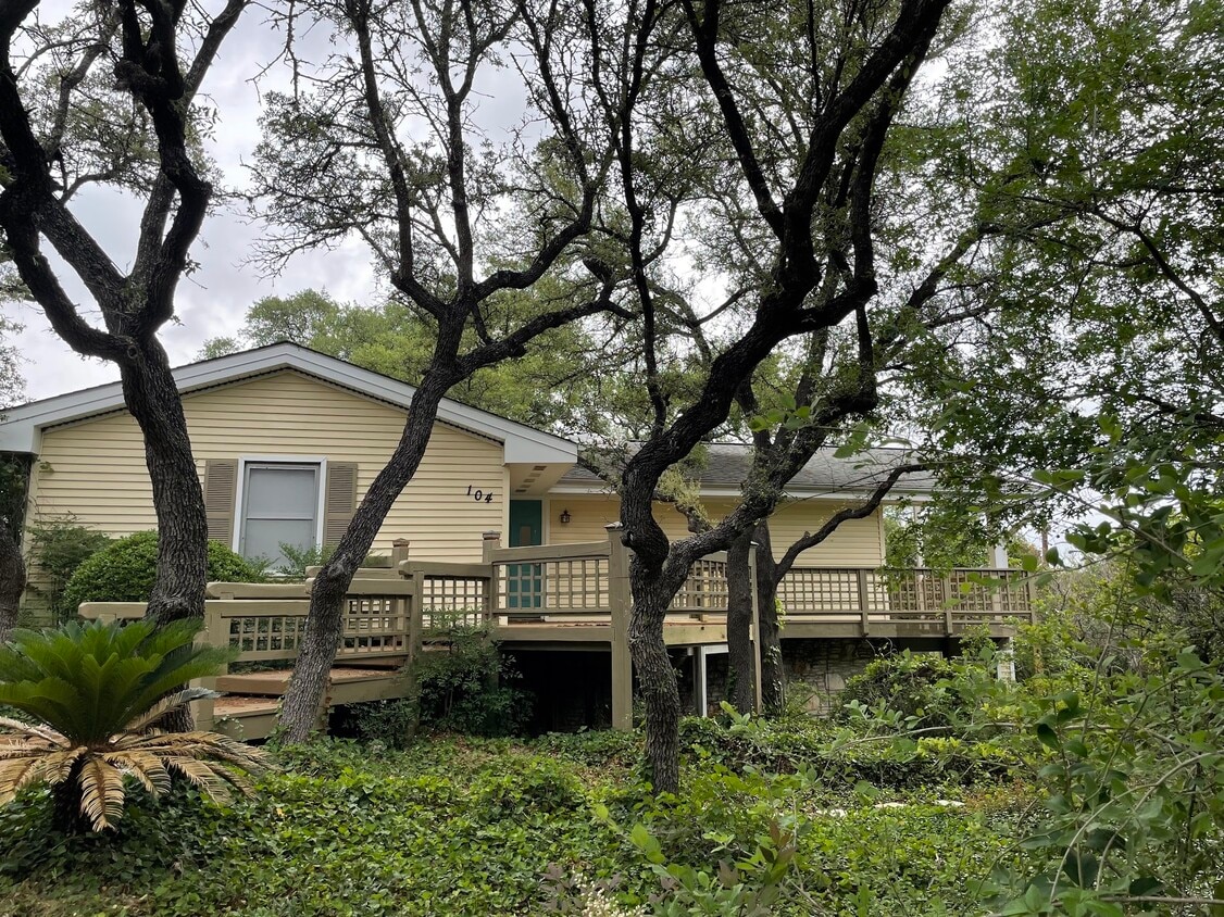 104 S Tumbleweed Trail, Austin, TX 78733 House Rental in Austin, TX