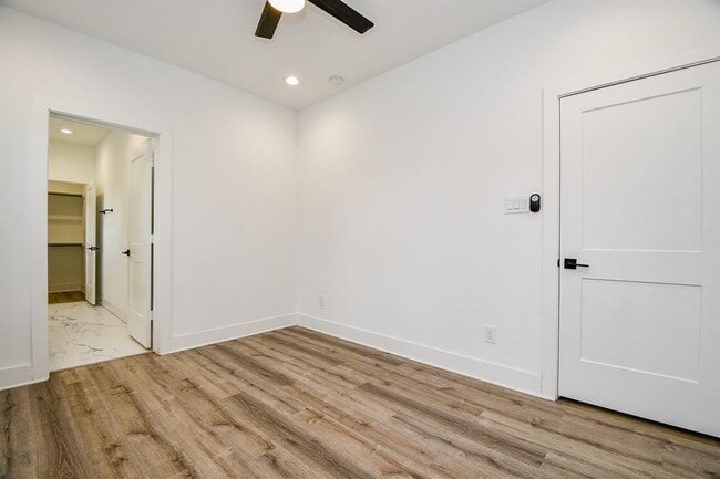 Building Photo - 2404 Hadley St