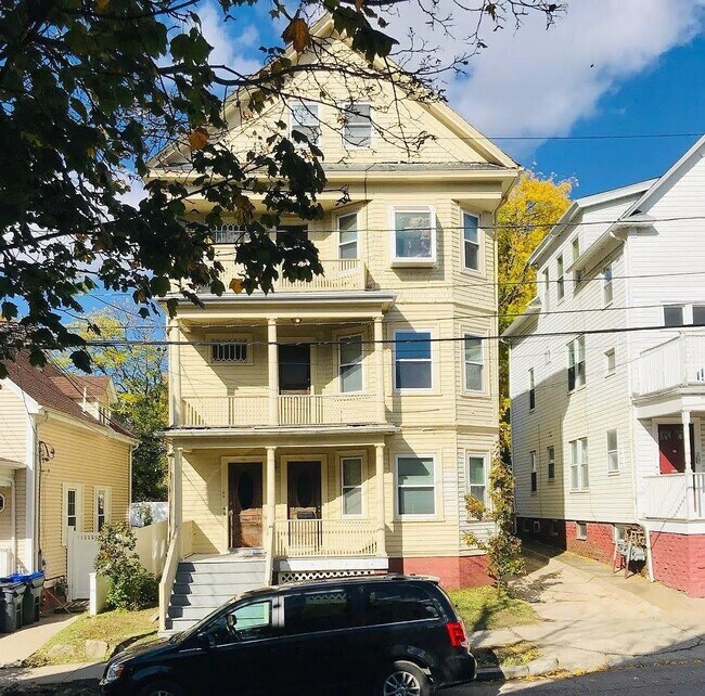 Building Photo - 72 Carrington Ave