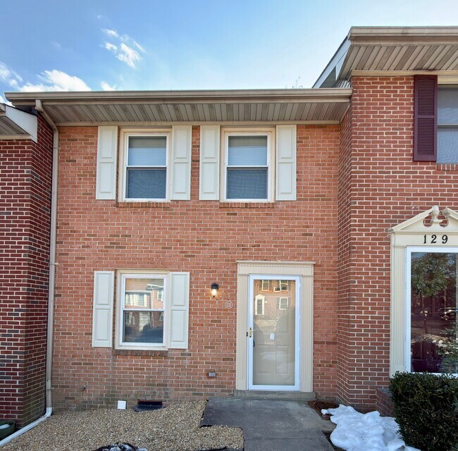 Foto del edificio - 131 Farrell Ln