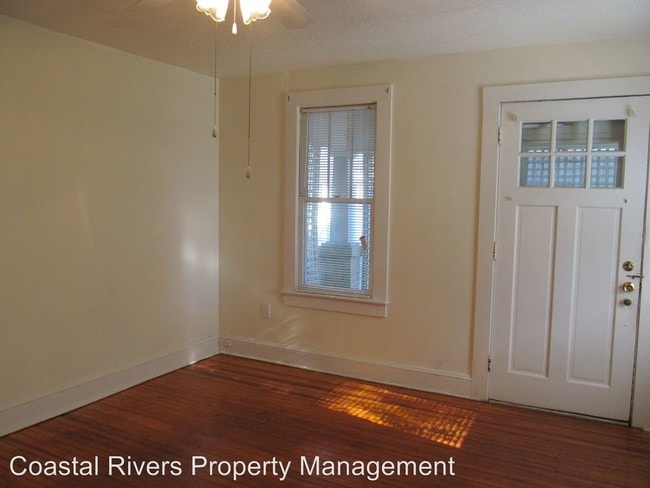 Building Photo - 326 E 10th St