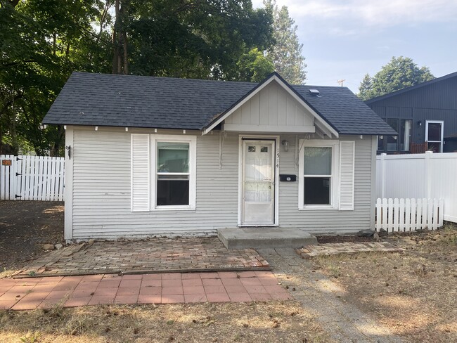 Building Photo - 1514 E 36th Ave