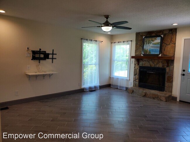 Building Photo - 3 br, 2 bath House - 1121 Butterwood Circle