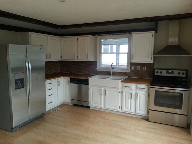 Foto del edificio - 4 Bedroom Ranch Style Home - Woodgate Subdivision