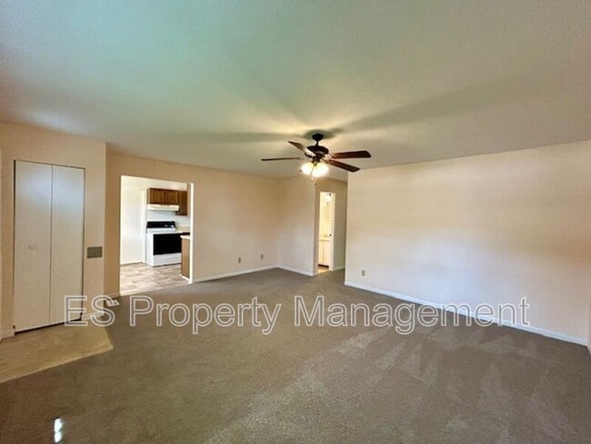 Building Photo - 5814 La Fleur Ct