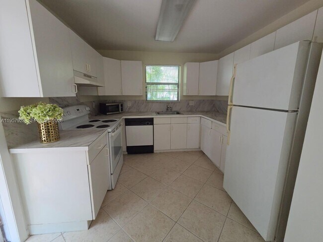 Building Photo - 814 Finley Ct
