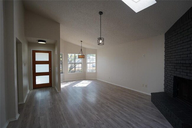 Building Photo - 1000 Edgerly Ln