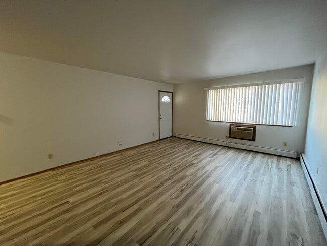 Building Photo - 3809 S 35th St