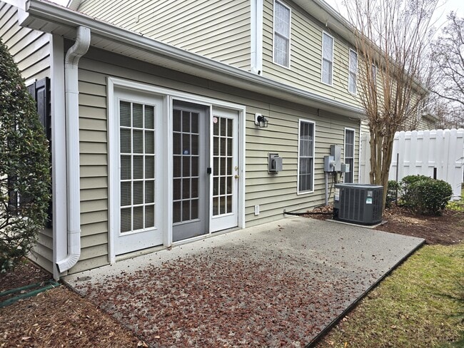 Foto del edificio - 7532 Riverside Ct