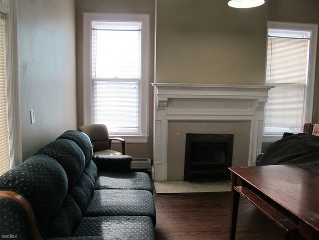 Building Photo - 97 Chestnut St