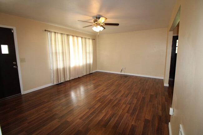 Building Photo - 2413 Hunt Club Rd