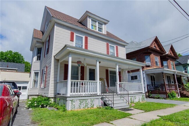 Vista lateral - 218 S Pleasant St