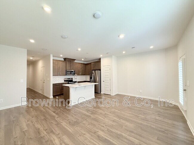 Foto del edificio - 5088 Dayflower Dr