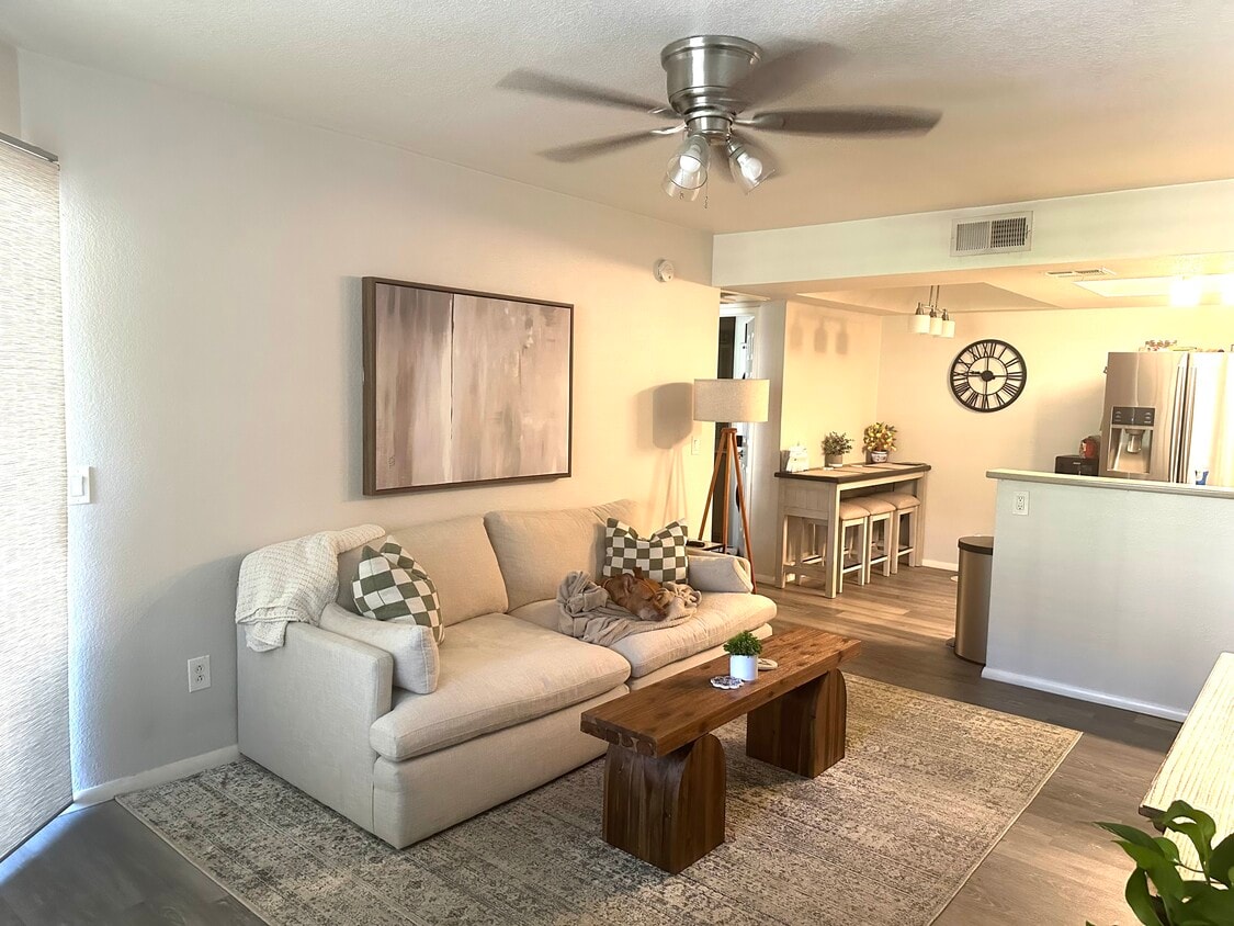 Primary Photo - 1720 E Thunderbird Rd