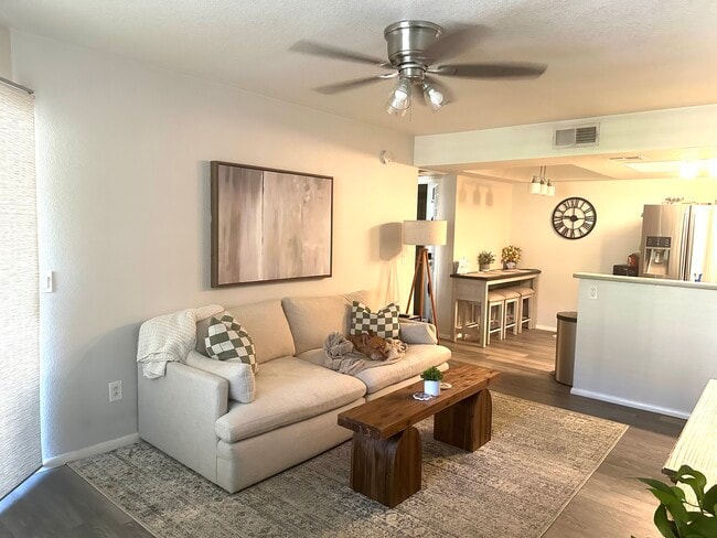 Building Photo - 1720 E Thunderbird Rd