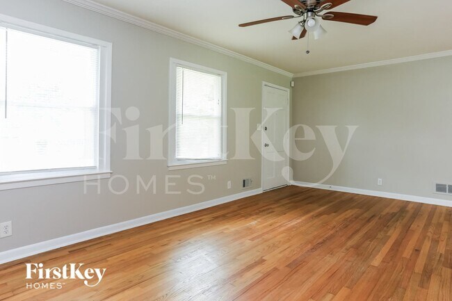 Foto del edificio - 6326 Forest Haven Ln