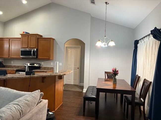 Building Photo - 148 Crab Apple Ave