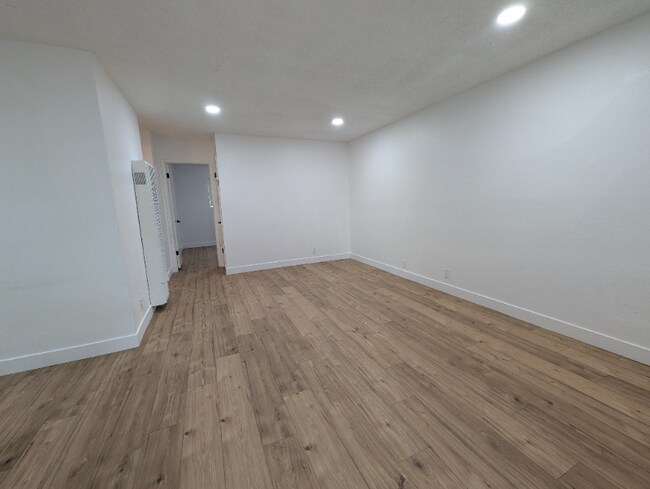 Foto del edificio - 341 Table Mountain Blvd