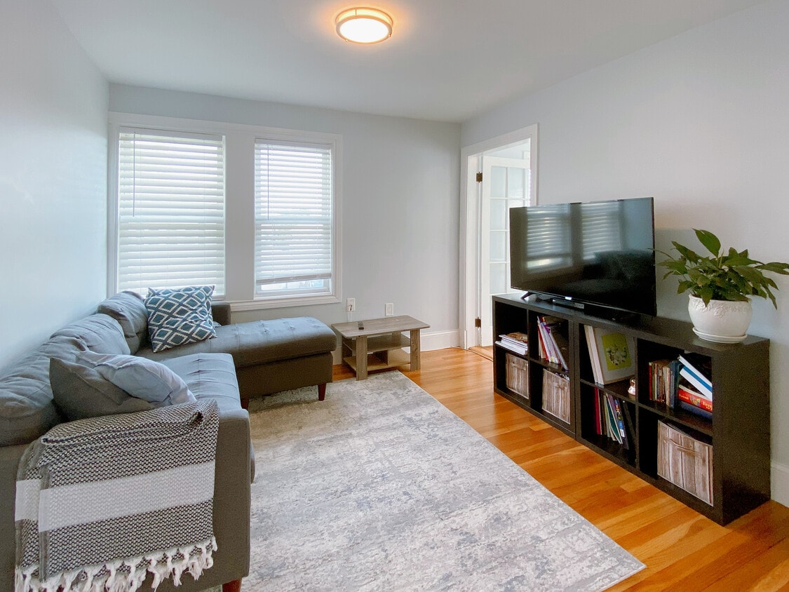 Foto principal - 16 Kimball Rd