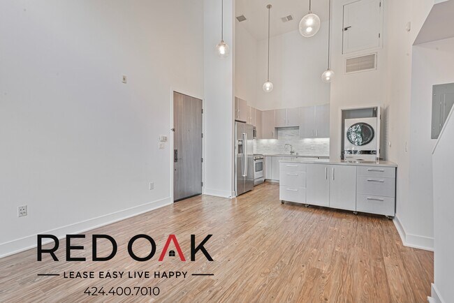 Building Photo - 1168 S Barrington Ave