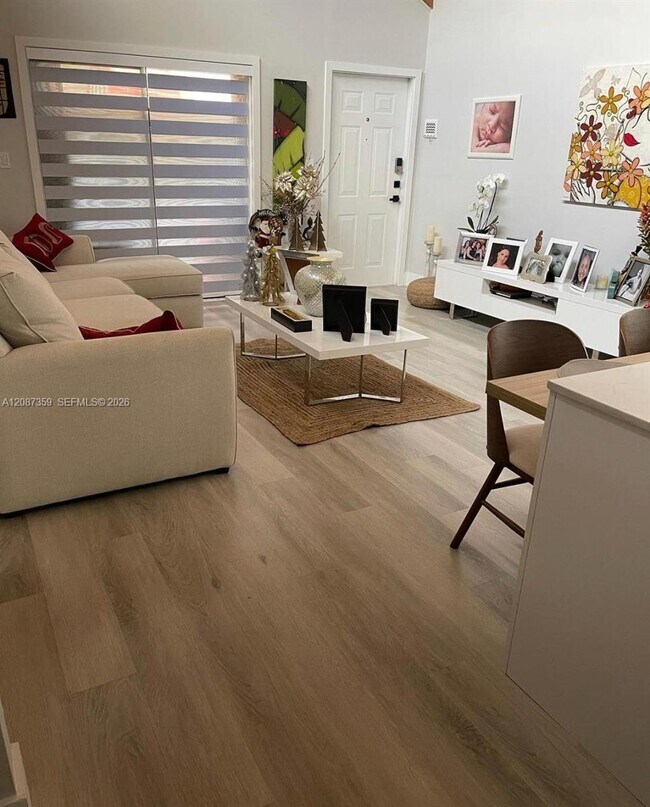 Foto del edificio - 7731 SW 100th St