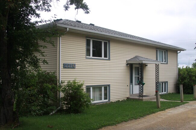 Foto del edificio - 2216 18 1/2 Ave NW