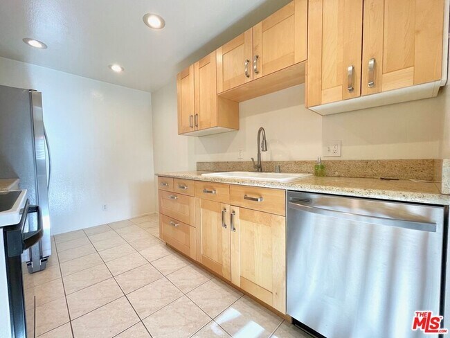 Building Photo - 4608 Park Granada