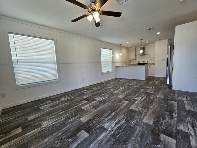Foto del edificio - 16830 Oak Leaf Ct