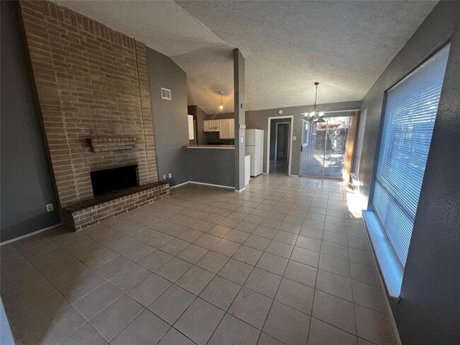Building Photo - 22119 Diane Dr