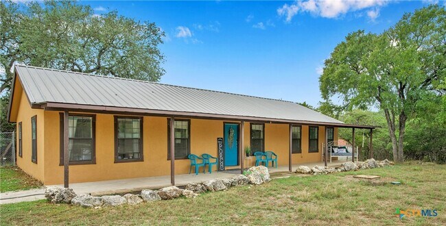 Foto del edificio - 818 Fawn River Dr