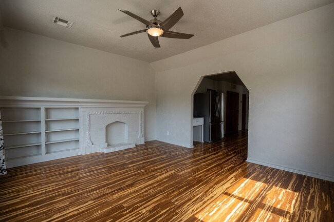 Building Photo - 116 NW 31st St