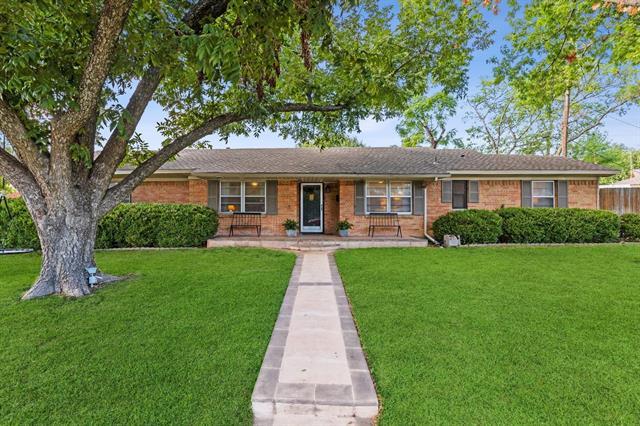 Building Photo - 2127 Clarksdale Dr
