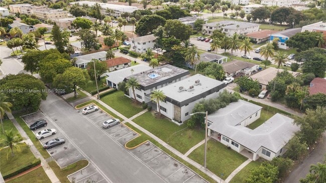 Foto del edificio - 2040 NE 170th St