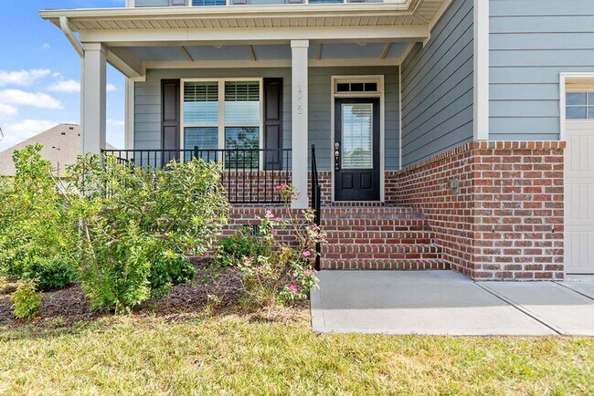 Foto del edificio - Gorgeous 4 Bedroom Home in Kitt's Creek Ne...