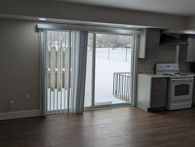 Building Photo - 3403 Kenbrooke Ct