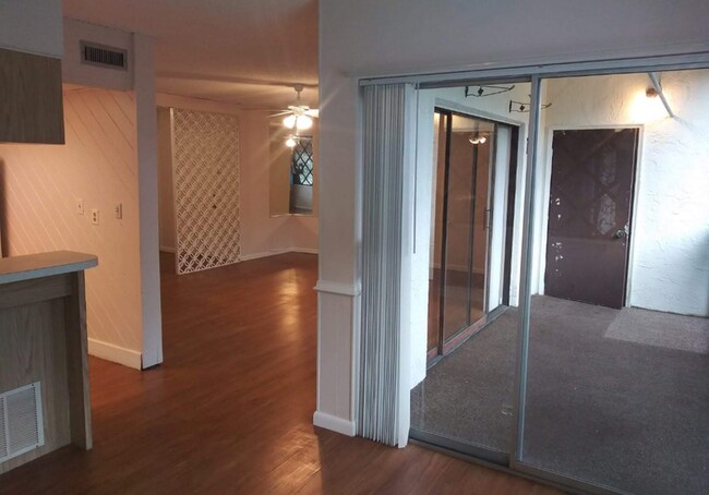 Foto del edificio - 615 N Keene Rd