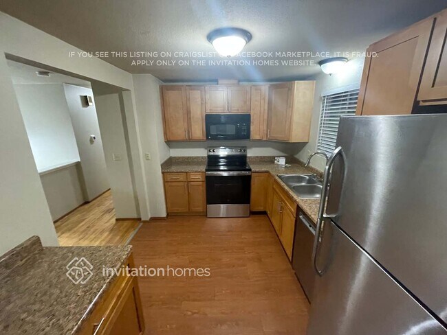 Foto del edificio - 11002 Dean Ct SW