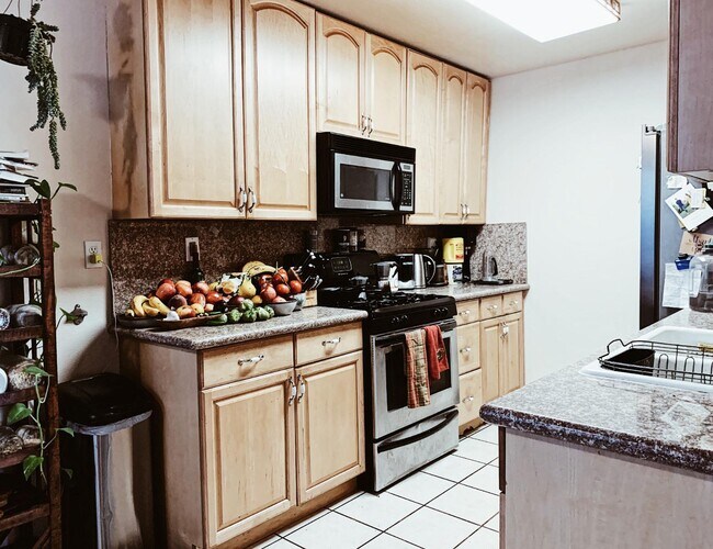 Kitchen - 2911 4th St