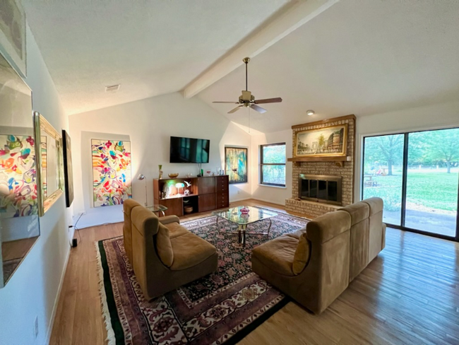 Building Photo - 9402 Granada Hills Dr