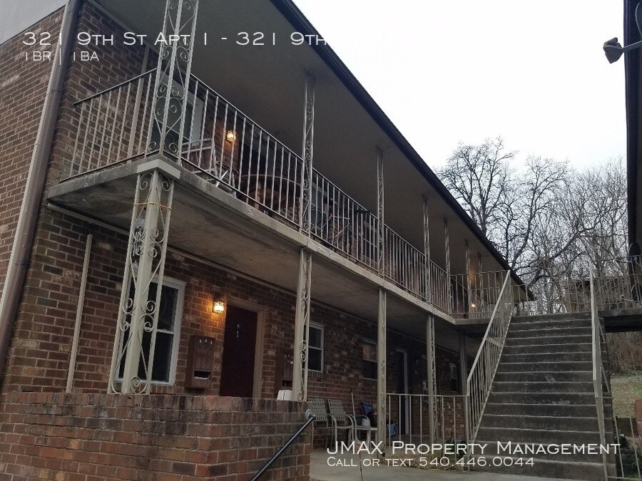 321 9th St Unit 321 9th St 1, Vinton, VA 24179 Room for Rent in