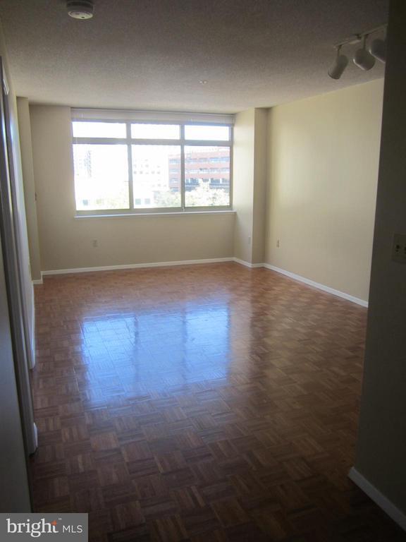 Foto del edificio - 7111 Woodmont Ave