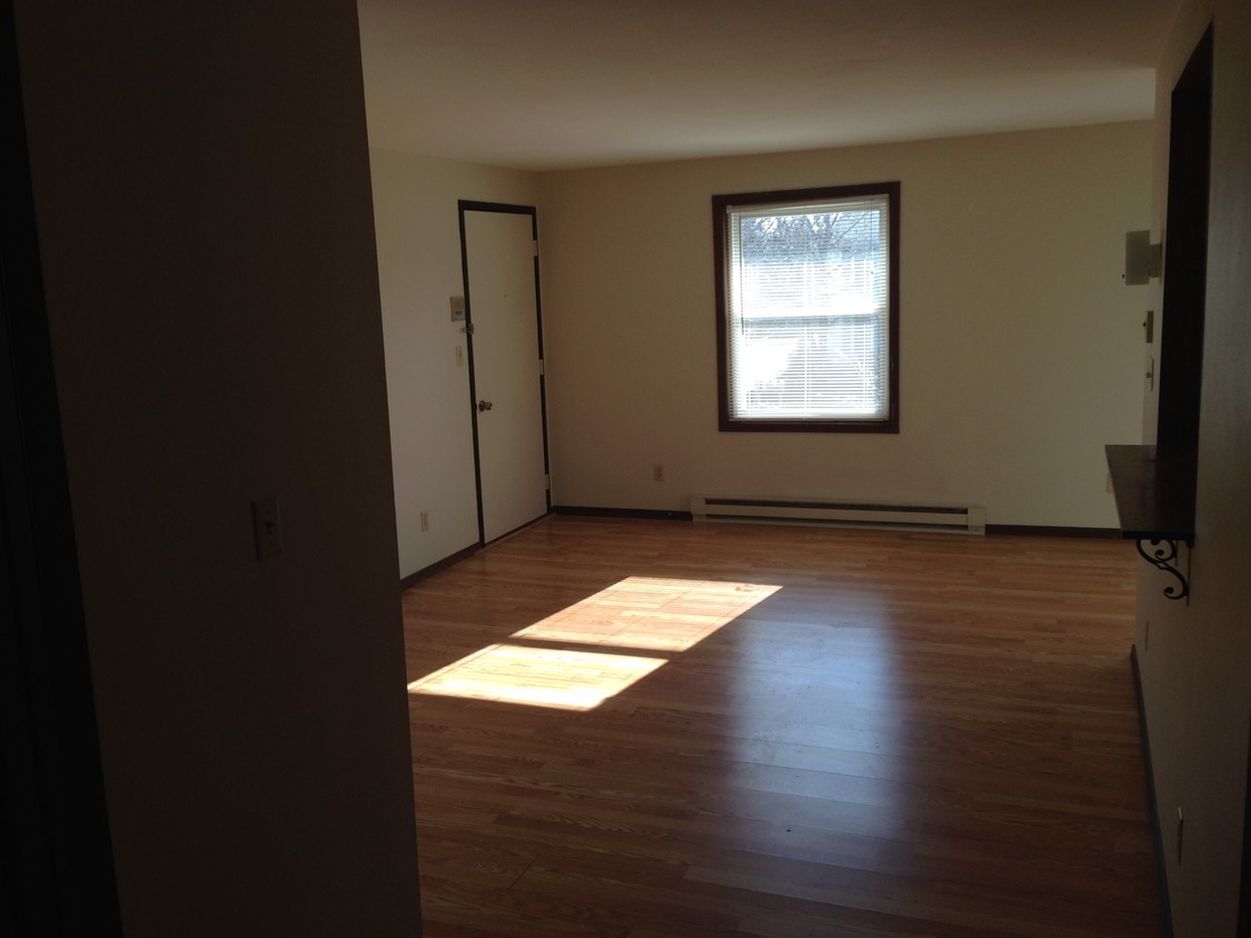 Primary Photo - 2420 Camelot Boulevard