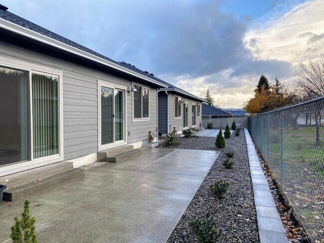 Building Photo - 2 br, 2 bath House - 184 Club Ave
