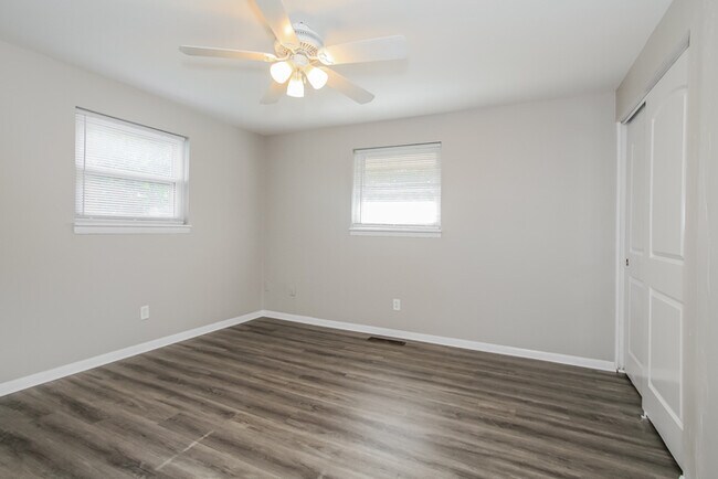 Foto del edificio - 3-bedroom Brick Home in Cincinnati