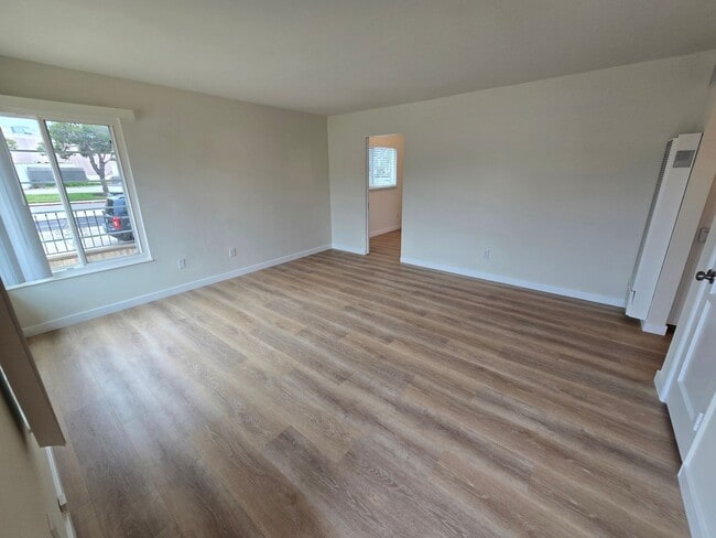 Building Photo - 4764-66 Clairemont Dr