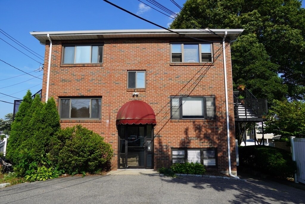 Primary Photo - 2 Winthrop St