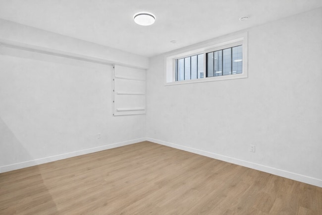 Building Photo - 10314-10147 147 St NW