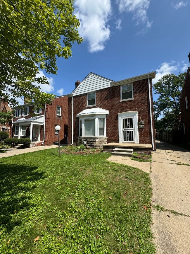 Building Photo - COMING SOON! 3-Bedroom Brick Colonial in Greenwich