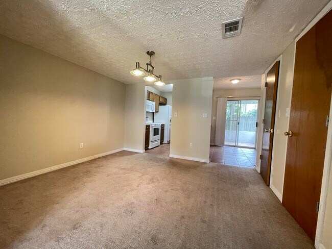 Foto del edificio - 1840 Pointed Leaf Ln